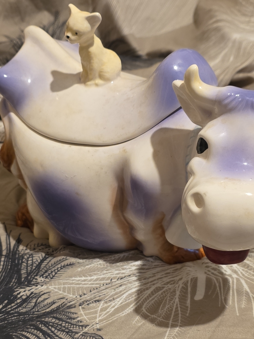 American Retro Lavender and White Ceramic Cow Cookie Jar with Kitten Lid RARE